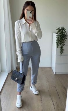 Causal Formal Outfits, Casual Semi Formal Outfit, Bussines Women Outfits, Bussines Casual Women Outfits, Outfits For University, Intern Outfit, Jeans Outfit Aesthetic, Outfit Ideas Winter, Casual Work Outfits Women