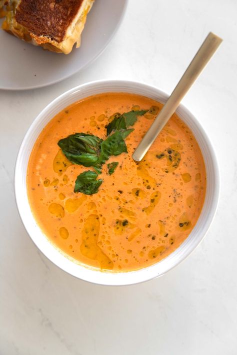 creamy tomato basil soup - the palatable life The Palatable Life, Palatable Life, Basil Soup Recipe, Creamy Tomato Basil Soup, Leftovers Soup, Basil Soup, Farro Salad, Tomato Season, Tomato Basil Soup