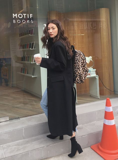 Photo | J'adore Street Style | Bloglovin’ Minimalist Moda, Cool Girl Style, Online Closet, Closet Inspiration, Pretty Clothes, Korea Fashion, 가을 패션, Casual Work, Korean Street Fashion