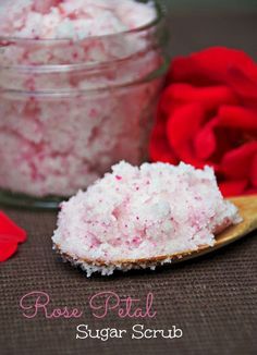 Rose Petal Sugar Scrub Makes a Great DIY Mothers Day Gift or a homemade gift idea for any special person in your life! Make Sugar Scrub, Sugar Body Scrub Diy, Diy Mothers Day Gift, Sugar Scrub Homemade Recipe, Scrub Recipe Diy, Easy Sugar Scrub, Rose Scrub, Homemade Gift Idea, Diy Mothers Day