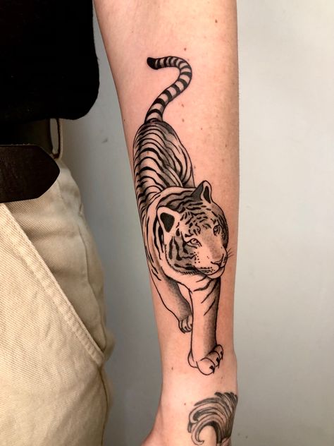 Black And White Tiger Tattoo, Tiger Tattoo Realistic, Realistic Tiger Tattoo, Cat Leaping, Owl Eye Tattoo, White Tiger Tattoo, Scarab Tattoo, Tiger Eyes Tattoo, Seal Tattoo