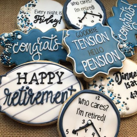 Work Retirement Party Ideas, Retirement Party Centerpieces, Retirement Party Cakes, Teacher Retirement Parties, Police Retirement Party, Royal Icing Cookies Recipe, Retirement Party Favors, New Year Happy, Retirement Party Decorations