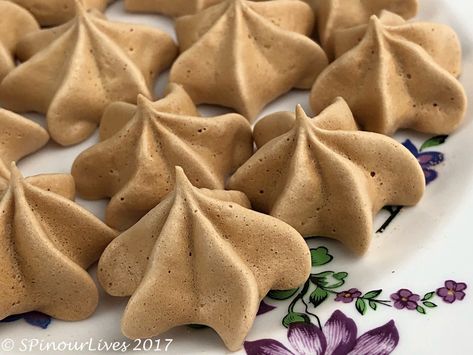 Brown Sugar Meringue Kisses – Simple Pleasures in our Lives Brown Sugar Meringue Cookies, Meringues Cookies, Brown Sugar Meringue, Meringue Cookie Recipe, Meringue Kisses, Christmas Delights, Brown Sugar Cookies, Thanksgiving 2024, How To Make Brown