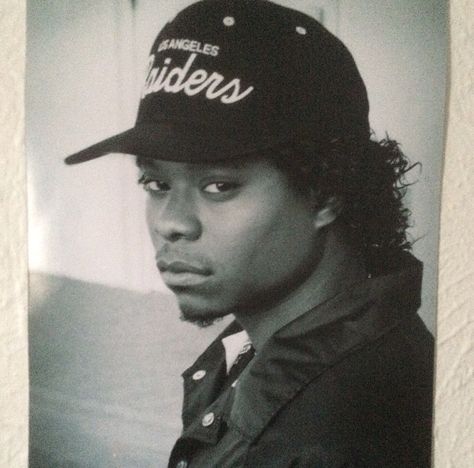 Jason Mitchell as Eazy E Ice Cube Eazy E, Straight Outta Compton Movie, Jason Mitchell, 90s Rappers, Eazy E, Outta Compton, Fine People, Straight Outta Compton, Aesthetic Clothing Stores