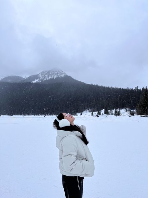 White puffer, winter aesthetic outfit, fasion winter Winter Aesthetic Outfit, Mountain Aesthetic, Mountain Pose, Mountain Outfit, White Puffer, Mussoorie, Jade Dragon, Snow Mountain, Snowy Day