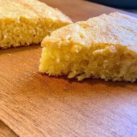 Vegan Cornbread, Cheddar Cornbread, Delicious Cornbread, White Chocolate Brownies, Muffin Papers, Mini Muffin Pan, Oil Free Vegan, Vegan Bread, Corn Bread Recipe