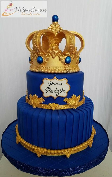 Royal Theme Baby shower cake. All edible cake topper👑😊 Royal Baby Shower Theme, Prince Baby Shower Cake, Blue Baby Shower Cake, Royal Baby Shower Boy, Royalty Baby Shower, Gold Baby Shower Cake, Prince Baby Shower Theme, Prince Cake, Baby Shower Plates