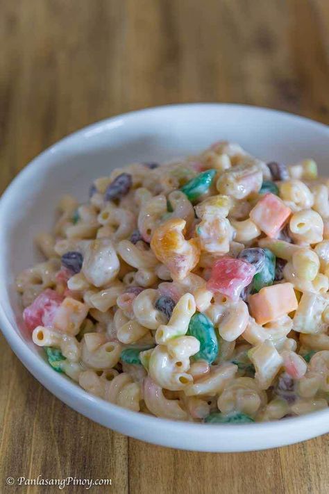 Filipino Sweet Macaroni Salad - Panlasang Pinoy Filipino Salad Recipes, Macaroni Salades, Elbow Macaroni Salad, Macaroni Fruit Salad, Sweet Macaroni Salad Recipe, Filipino Macaroni Salad, Sweet Macaroni Salad, Rose Desserts, Kalamay Recipe