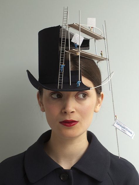 hahaha!!!!!!!...hat in the middle of construction! Would be great for a twist on a construction worker...or can make an entire outfit under construction! Construction Hat, Carole Middleton, Mad Hat, Crazy Hats, Mini Top Hat, Hat Ideas, Fancy Hats, Fascinator Hats, Look Vintage