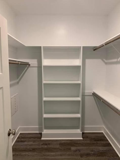 Walk In Closet Set Up Ideas, Square Walkin Closet Ideas Layout, Small Closet Layout Walk In, Small 3 Wall Walk In Closet, Simple Master Closet Ideas, Closet Layout Walk In, Small Square Walk In Closet Layout, 3 Wall Closet Walk In, 6x6 Walk In Closet