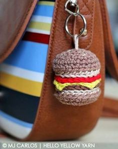 Crochet Hamburger, Crochet Keyrings, Crochet Key Chains, Keychain Patterns, Crochet Keychains, Keychain Pattern, Crochet Keychain Pattern, Pola Amigurumi, Crochet Food