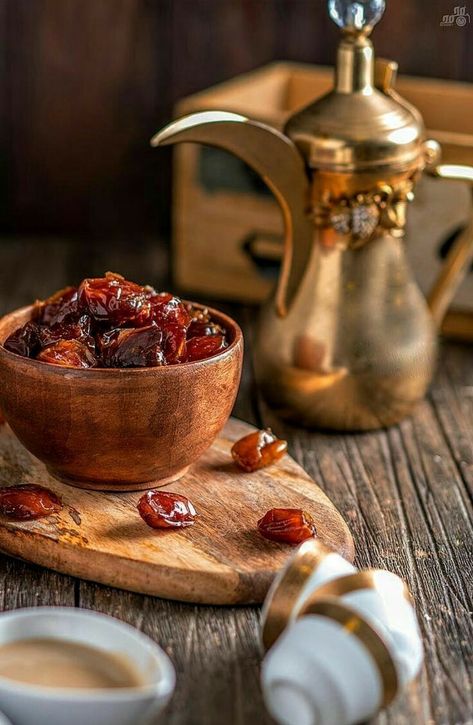 Ramadan Photography Ideas, Sehri Food, Ramadan Wishes Images, Ramadan Photography, Sehri Mubarak, Food Photography Fruit, Arabic Tea, Ramadan Photos, Ramadan Kareem Pictures