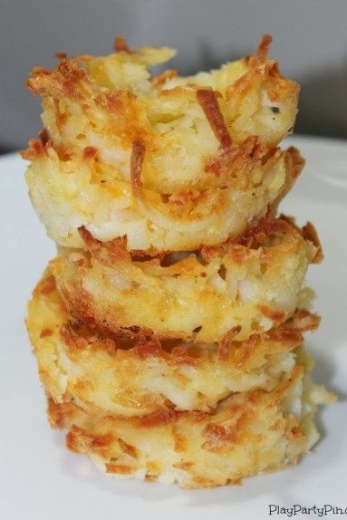 Simple Hash Brown Cups Recipe Thigh Marinade, Baked Hashbrowns, Easy Hashbrowns, Easy Breakfast Muffins, Hash Brown Cups, Breakfast Hashbrowns, Hashbrown Breakfast Casserole, Hashbrown Recipes, Brown Cups