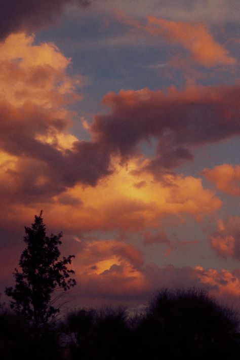 Dramatic sunset, rich in orange, pink and purple shades. Dark, intense atmosphere. #summertimesadness #sunset #clouds #filmphotography I Just Wanna Be Yours, Dramatic Sunset, Wanna Be Yours, Sunset Blvd, Purple Shades, Sunset Clouds, Orange Sunset, Pink Sunset, City Streets