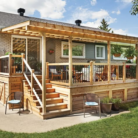 Balkon Decor, Building A Porch, Patio Deck Designs, Wooden Deck, Cozy Backyard, Mobile Home Porch, Deck Designs Backyard, Decks Backyard, Home Porch