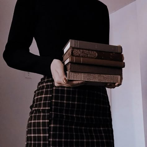 Lily Evans, A Woman, Lily, Books, Black