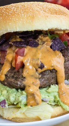 Nacho burger Nacho Burger Recipes, Burritos Recipes, How To Grill Salmon, Nacho Burger, Queso Sauce, Grill Salmon, Delicious Burger Recipes, Spicy Queso, Brunch Bake