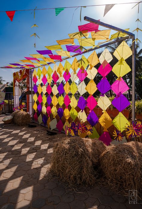 A touch of tradition with a contemporary twist on the vibrant and colorful Thiruvizha concept Spring Festival Decorations, Saraswati Pooja, Tet Decoration, Mexican Theme Party Decorations, Event Entrance, College Event, College Diy, Summer Deco, Diy Diwali Decorations