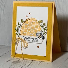 Card idea using the Stampin' Up! Honey Bee Bundle Stampin Up Honey Bee, Bee Stamp, Marker Paper, Honey Bee Stamps, Bee Cards, Cute Card, Animal Cards, Bee Hive, Honey Bee