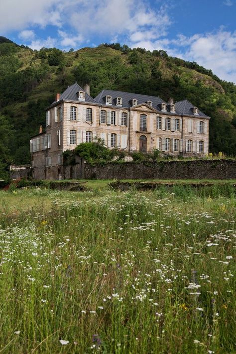 French Chateau Aesthetic, Chateau Gudanes, French Chateau Exterior, Chateau Aesthetic, Verdun France, Carla Coulson, Chateau De Gudanes, Chateau For Sale, Old Money House