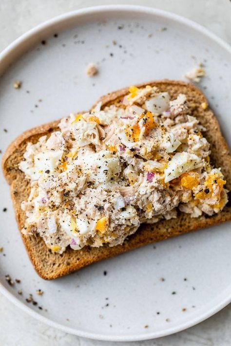 Tuna Egg Salad is my go-to high-protein lunch when I need something quick – it takes less than 15 minutes to make and can be meal prepped ahead. #highprotein #lunch High Protein Tuna, Tuna Egg Salad, Sleeve Recipes, Healthy Tuna Salad, Tuna And Egg, Recipe For 1, Healthy Tuna, Protein Lunch, Tuna Salad Recipe