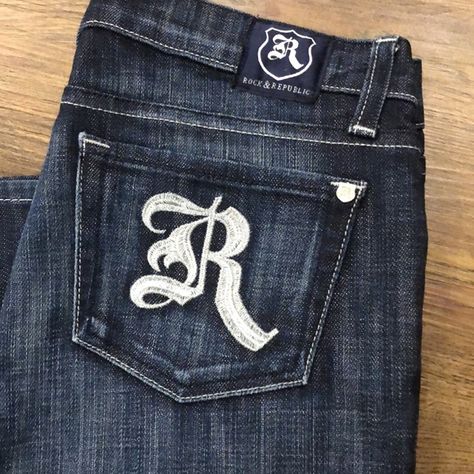 Rock & Republic faded jean Rock And Republic Jeans, Best Online Clothing Stores, Rock Republic Jeans, Faded Jeans, Flare Leg Jeans, Streetwear Fashion Women, Clothing Stores, Cute Fits, Online Clothing Stores