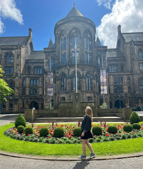 Glasgow Library, Boarding School Aesthetic, University Of Glasgow, Glasgow University, Vet Medicine, Uk Universities, Dream College, Dream School, Glasgow Scotland