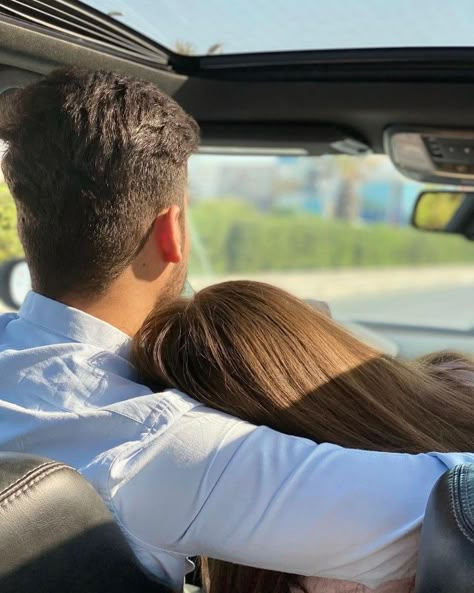 Car Couple Aesthetic, Aesthetic Couple Poses, Car Couple, Romantic Poses, Couples Hidden Face Pics, The Perfect Couple, Gift Basket Ideas For Couples, Muslim Couple Photography, Classy Couple