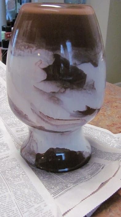 Marble Vase Diy, Diy Painted Vases, Rustic Wall Decor Diy, Glass Crafts Diy, Diy Vases, Polish Crafts, Paint Dipping, Easy Diy Paint, Painted Decor