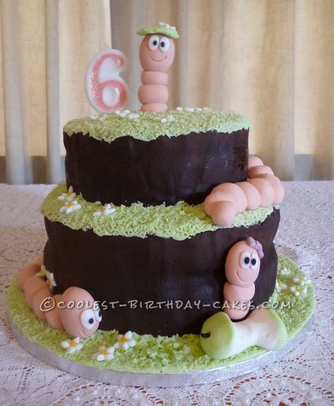 Cute Worm Bug Party Cake... This website is the Pinterest of homemade birthday cakes Insect Cake, Worm Cake, Computer Cake, Monster Truck Birthday Cake, Flower Pot Cake, Truck Birthday Cakes, Bug Party, Homemade Birthday Cakes, Garden Cakes