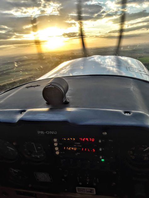 Cessna 152 Cockpit, Aviation Aesthetic, Aero Aesthetic, Pilot Life, Cessna 150, Cessna Aircraft, Private Pilot License, Cessna 172, Pilot License