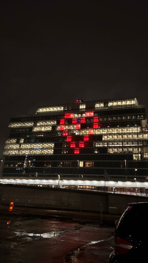 Heart On Building, Comp Wallpaper, Heart Building, Building Aesthetic, Windows Wallpaper, Heart Lights, Car Wall Art, Light Building, Red Wallpaper