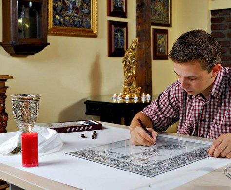 George Huszar, Romanian painter, working on his own stylized manner of a Traditional Reverse Painting on Glass. By copyright & owned by en:George Huszar (April 27, 2005) GDeCourcy at en.wikipedia [CC-BY-SA-2.5] Reverse Painting On Glass, Reverse Glass Painting, Verre Eglomise, Reverse Painting, Painting On Glass, Reverse Painted Glass, Glass Art Projects, Reverse Painted, Glass Crafts