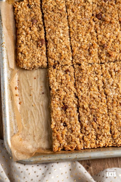 Banana Oat Bars, Healthy Chocolate Chip Granola Bars, Healthy Banana Granola Bars, Ww Granola Bars, Recipes Using Ripe Bananas, Banana Oat Chocolate Chip Bars, Homemade Granola Bars Healthy Protein, Banana Granola Bars, Oats Banana Chocolate Chips