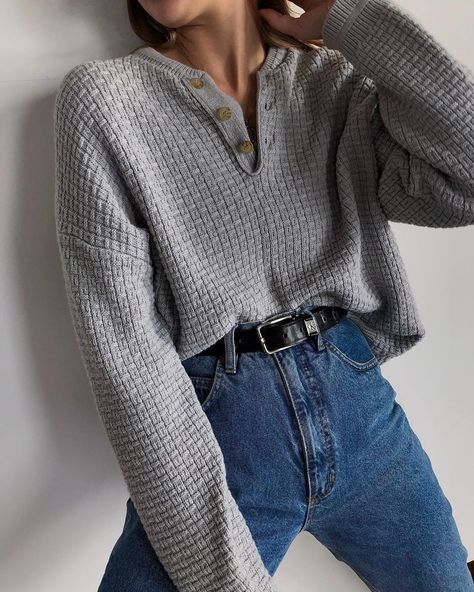 Henley Outfit Women's, Oversized Henley Outfit, Henley Sweater Outfit, Henley Outfit, Chunky Oversized Sweater, Evolution Of Fashion, Henley Sweater, Henley Top, Oversized Top