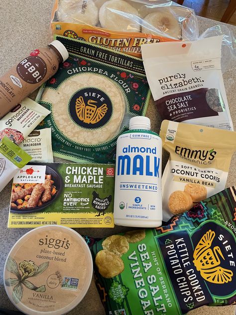 Go Macro Bars, Clean Groceries, Siete Chips, Whole Foods Store, Healthy Grocery Haul, Grocery Healthy, Healthy Packaged Snacks, Healthy Snack Brands, Whole Foods Products