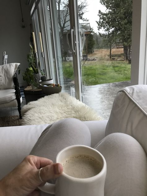 Rainy Days = London Fog Tea London Fog Tea Aesthetic, London Fog Aesthetic, London Fog Tea, London Townhouse, London Fog, Rainy Days, Savannah, Savannah Chat, Sweet Home