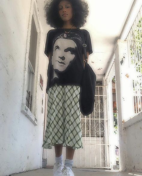 Long Skirt Big Shirt, Skirt Big Shirt, Big Shirt Outfits, Shirt Outfits, Big Shirt, Grunge Style, Long Skirt, Skirt, White