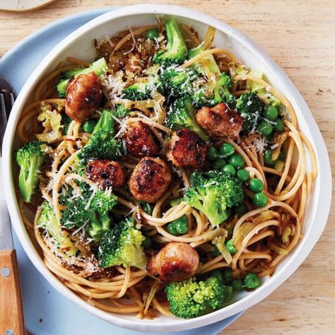 Pasta with meatballs and broccoli! 🥦⁠ ⁠ A comforting bowl of iron-rich pasta you will absolutely love. Get this tasty and speedy dinner recipe here: https://www.healthyfood.com/healthy-recipes/pasta-with-meatballs-and-broccoli/ Meatballs And Broccoli, Meatballs With Broccoli, Pasta With Meatballs, Chicken Balls, Meatball Pasta, Healthy Food Guide, Lean Pork, Broccoli Pasta, Recipes Pasta