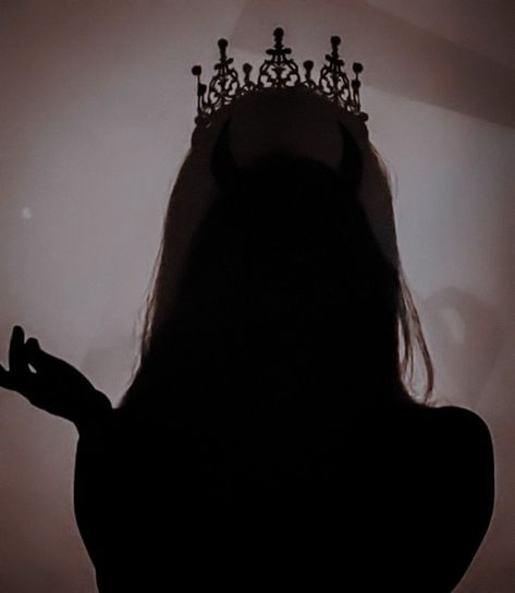 Queen Aesthetic, Evil Queen, The Shadow, Crown, Queen, Black