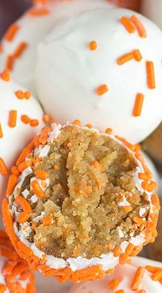 Carrot Cake Cake Pops, Cream Cheese Carrot Cake, Carrot Cake Balls, Cake Cake Pops, Cake Ball, Desserts Keto, Cake Pop Recipe, Cake Bites, Desserts Vegan