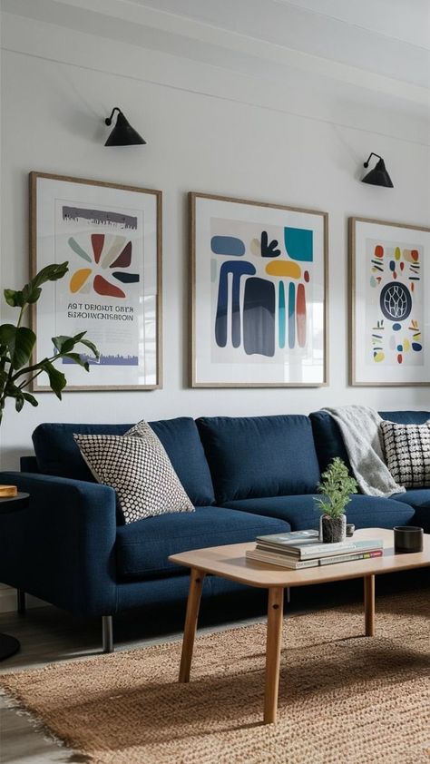 Navy Blue Sofa Lounge, Blue Couch Mid Century Living Room, Navy Sofa Living Room Ideas, Living Room Design Navy, Navy Blue Sofa Living Room Ideas, Navy Blue Couch Living Room, Navy Couch Living Room, Navy Sofa Living Room, Sofa Azul