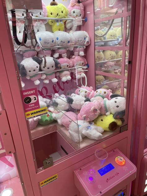 Kawaii Vending Machine, Mesa Aesthetic, Photobox Pose, Hang Out Ideas, Wish U Were Here, Asia Aesthetic, Date Inspo, Night Travel, Aesthetic Vision Board