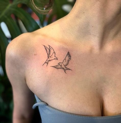 Tats • Instagram Traditional Swallow Tattoo, Scotland Tattoo, Street Tattoo, Swallow Tattoo, Swallows, Tattoo Style, Tattoo On, Tatting, Art Tattoo