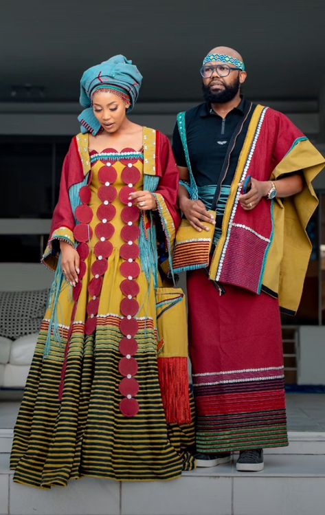 Botswana Traditional Attire, Zimbabwean Traditional Wear, Xhosa Attire For Ladies, Modern Xhosa Attire, South African Clothes, Xhosa Traditional Attire, Zulu Wedding, Xhosa Attire, South African Traditional Dresses