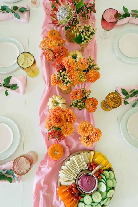 Thanksgiving Dec, Thanksgiving Decorations Outdoor, Pink Thanksgiving, Easy Fall Decor, Pink Napkins, Orange Party, Orange Table, A Beautiful Mess, Thanksgiving Table Settings