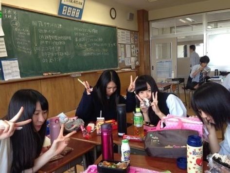 Classrooms Aesthetic, Japanese High School, Exchange Student, Dream School, Aesthetic Picture, Japan Aesthetic, Aesthetic Japan, Japanese School, Korean Aesthetic