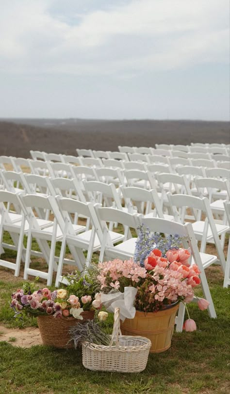 Flower Cloud Wedding Ceremony, Wedding Floral Basket, Minimal Wedding Aisle Flowers, Flower Basket Ideas Wedding, Baskets With Flowers Wedding, Flowers In Wicker Baskets Wedding, Basket Flower Wedding, Dainty Wedding Theme, Basket Floral Arrangements Wedding