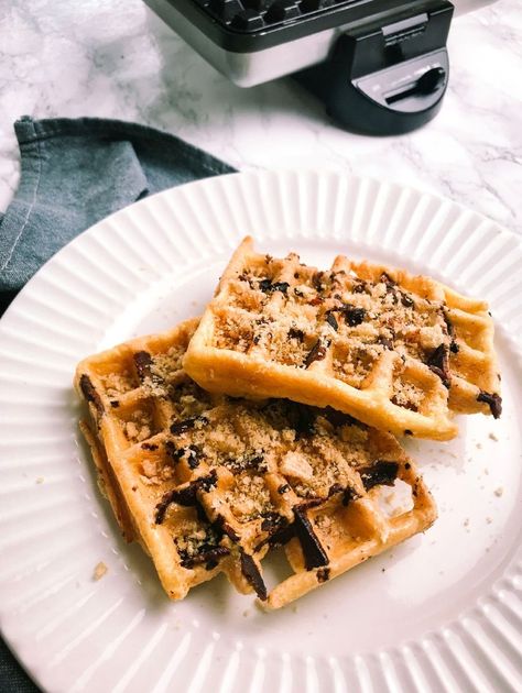 Dairy Free Carnivore, Carnivore Keto, New Food Trends, Keto Egg Fast, Keto Chaffles, Carnivore Recipes, Chaffle Recipe, Keto Chaffle, Meat Diet