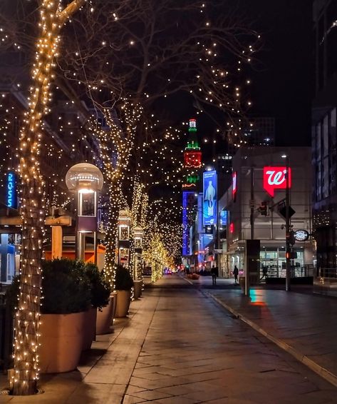 Christmas In Denver, Downtown Denver Aesthetic, Christmas Downtown, Denver Christmas, Boston Life, Downtown Christmas, Denver Colorado Downtown, Denver Activities, America Trip